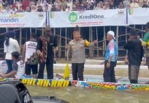 Suasana Pecah saat Melly Mike, Kapolda Riau dan Dikha Naik Perahu di Pacu Jalur