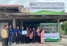 Dukung Pelaku UMKM, Apical Hadir di Warung Sarapan Pagi Embak Eti