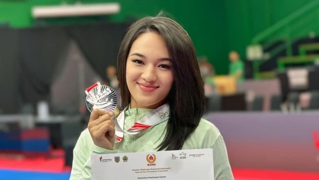 bripda-jessica-tety-debora-meraih-medali-pada-pon-bela-diri-2025-1761470052510_169