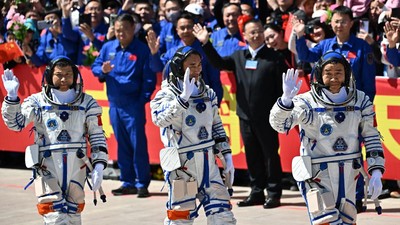 momen-china-kirim-3-astronaut-ke-antariksa-1745555654415_169