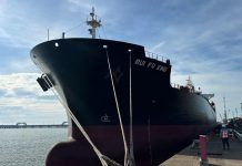 Apical Group Lakukan Ekspor Perdana Produk Turunan CPO Berangkat dari Pelabuhan Kijing