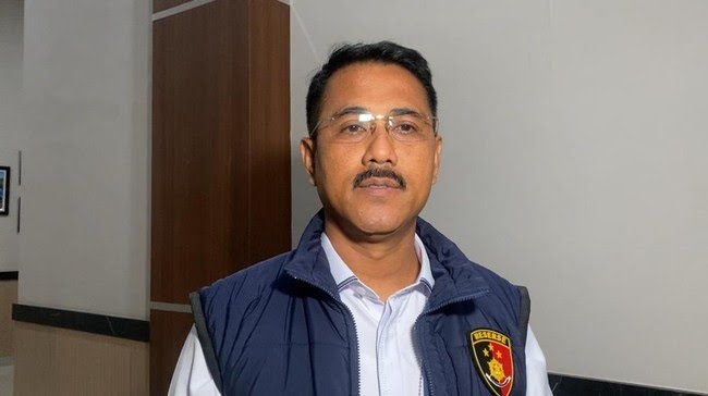 direktur-reserse-narkoba-polda-riau-kombes-putu-yudha-prawira-1751642835458_169