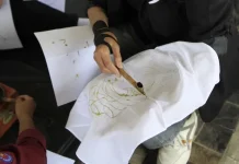 Apical Perkenalkan Penggunaan Malam Batik Berbasis Sawit yang Hemat Energi & Ramah Lingkungan